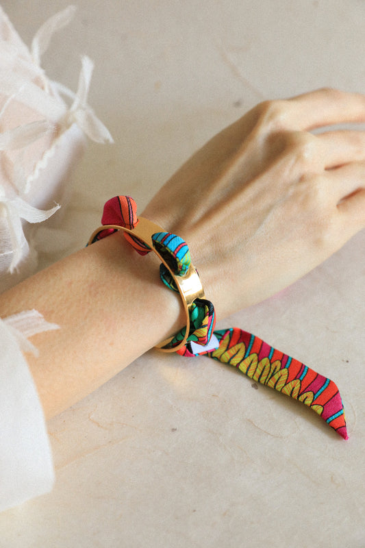 Bracelet Septembre et son ruban Perroquet coloré