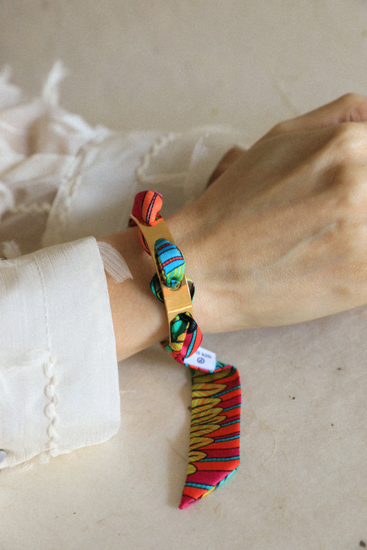 Bracelet Septembre et son ruban Perroquet coloré