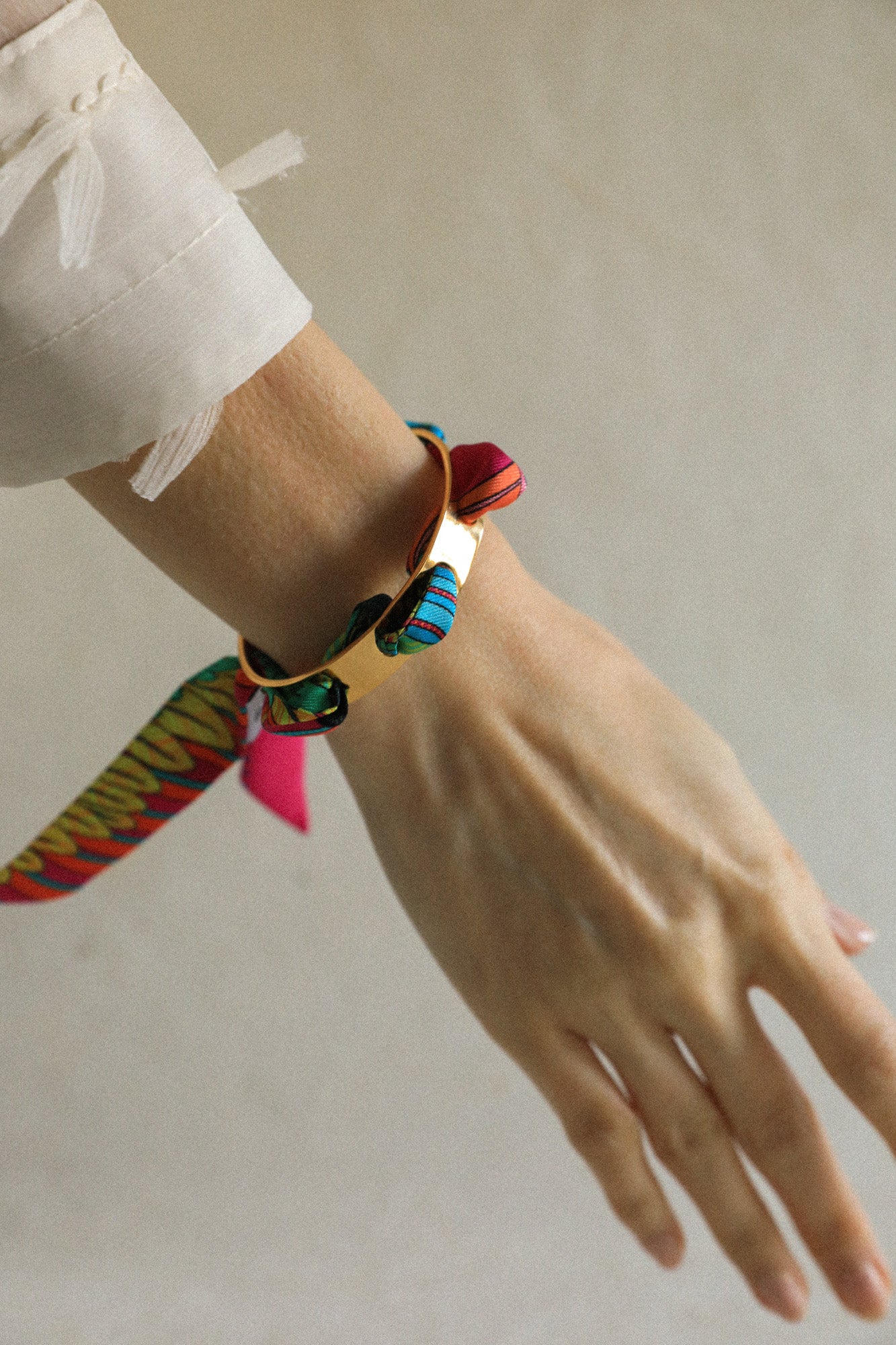 Bracelet Septembre et son ruban Perroquet coloré