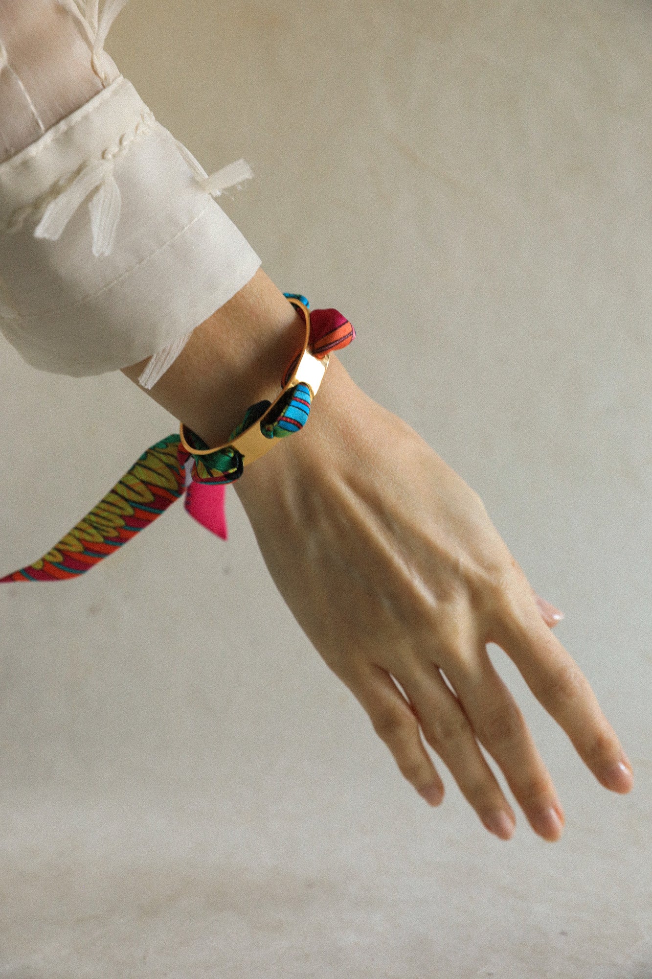 Bracelet Septembre et son ruban Perroquet coloré