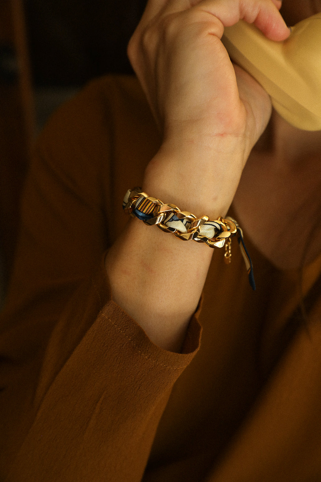 Bracelet Décembre et son ruban Tarot, marine