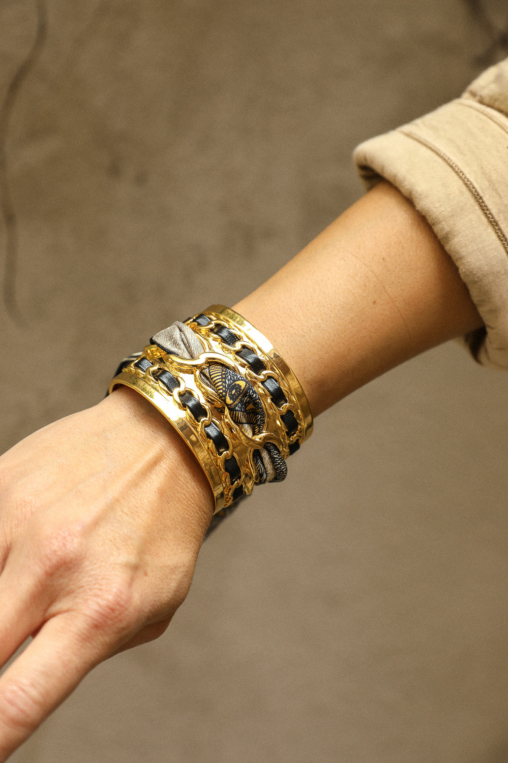 Large December cuff and Bohemian Deer ribbon, black