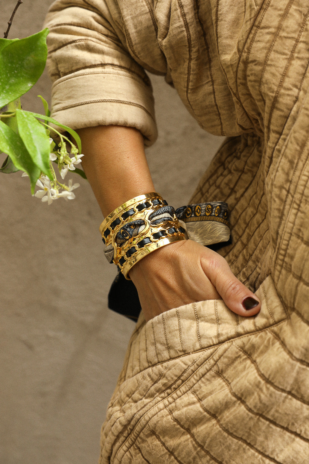 Large December cuff and Bohemian Deer ribbon, black