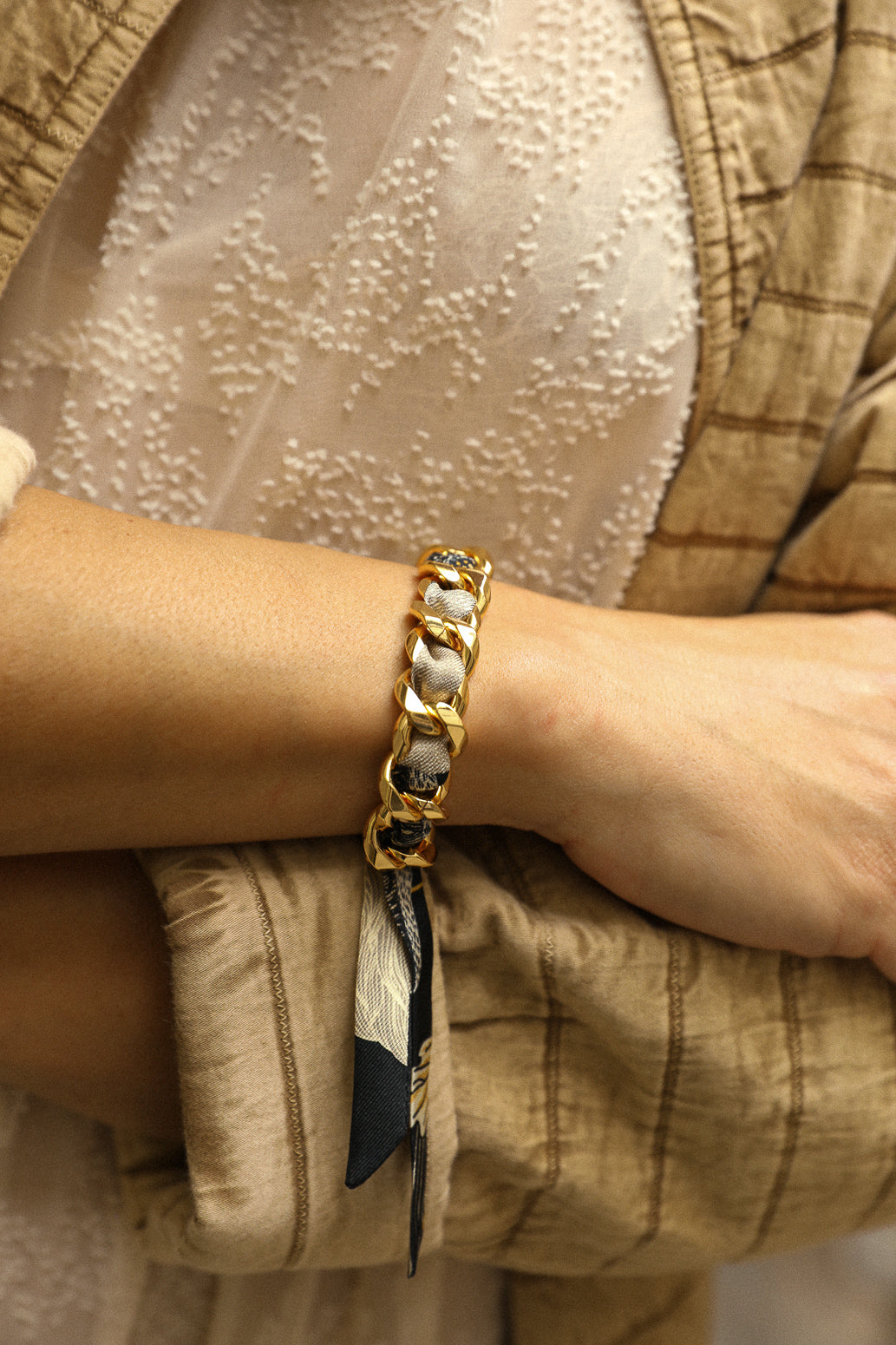 December bracelet and its Bohemian Deer ribbon, black