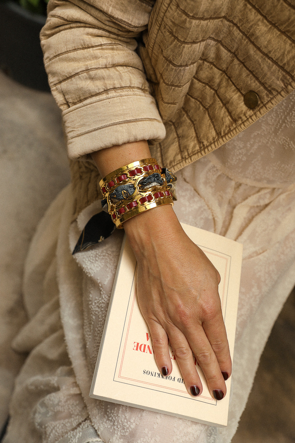 Large December cuff and Bohemian Deer ribbon, black