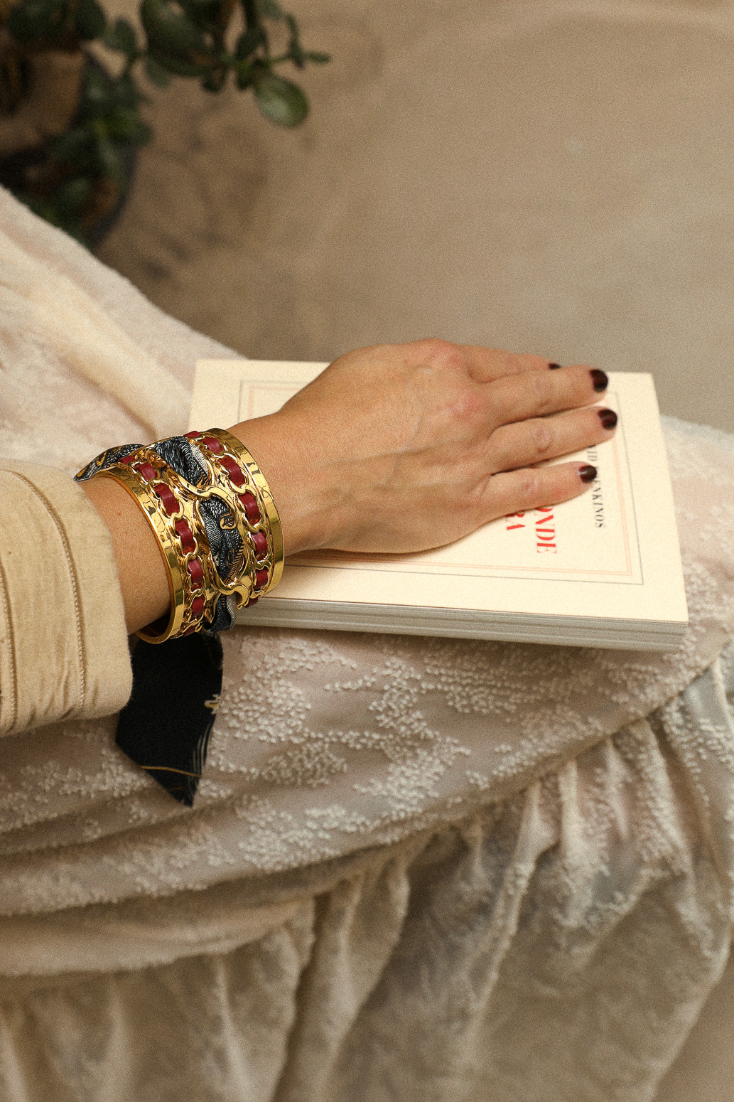 Large December cuff and Bohemian Deer ribbon, black