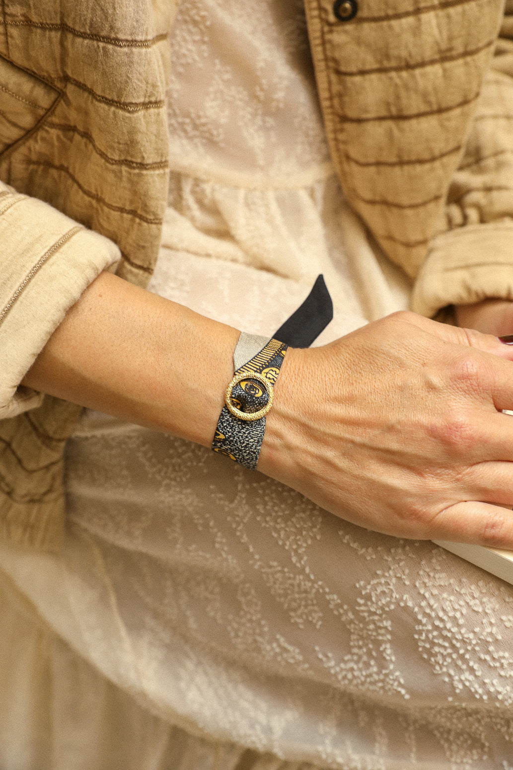 Celestial Ornament and its 2cm silk ribbon Bohemian Deer, black