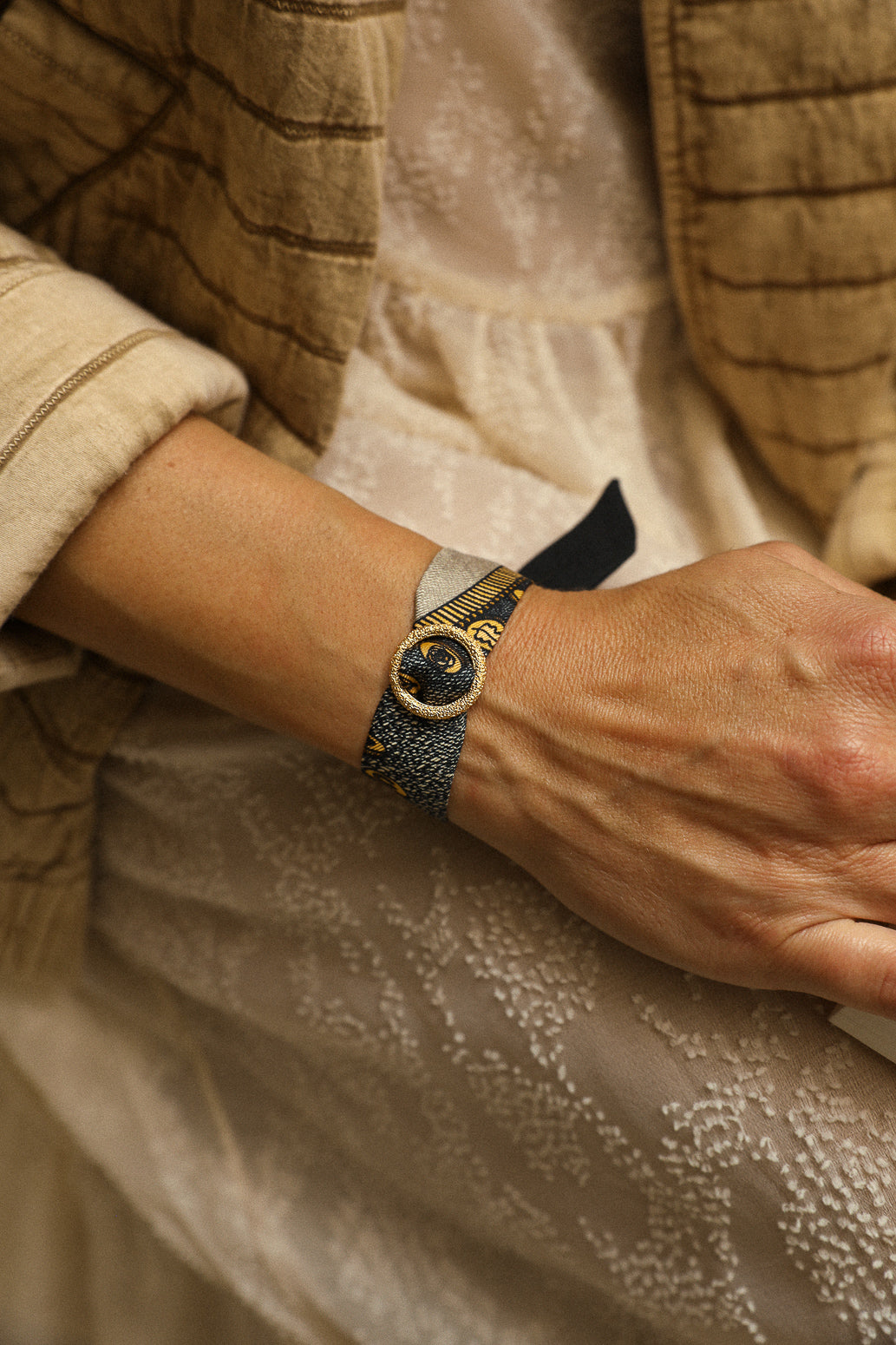 Celestial Ornament and its 2cm silk ribbon Bohemian Deer, black