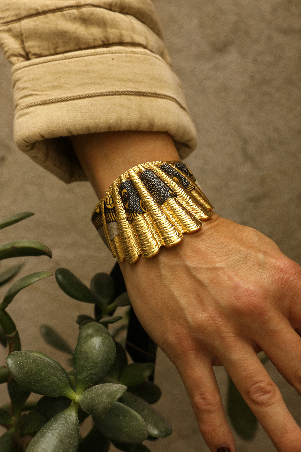 Shell and Bohemian Deer Ribbon Cuff, Black