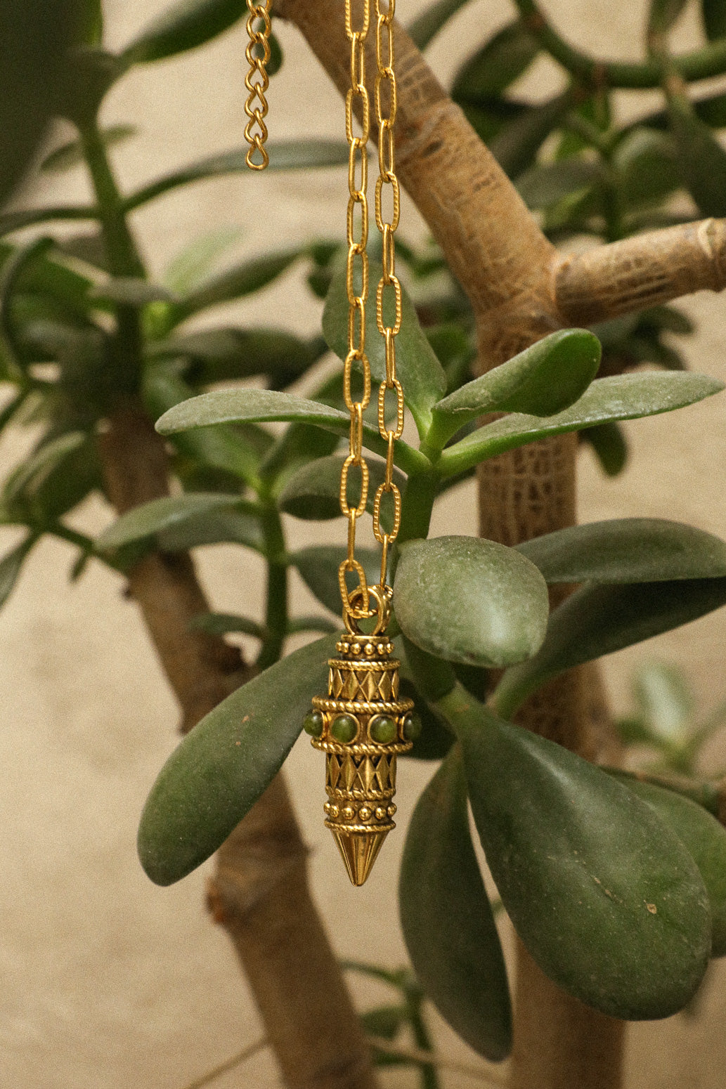 Collier Pendule, incrusté de Quartzites vertes