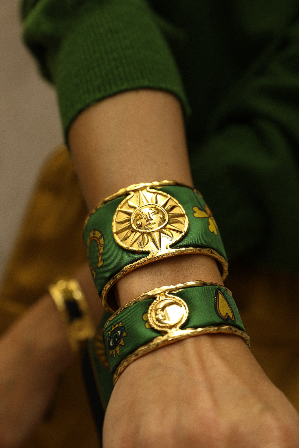 Large Sun cuff and Luckyou ribbon, green