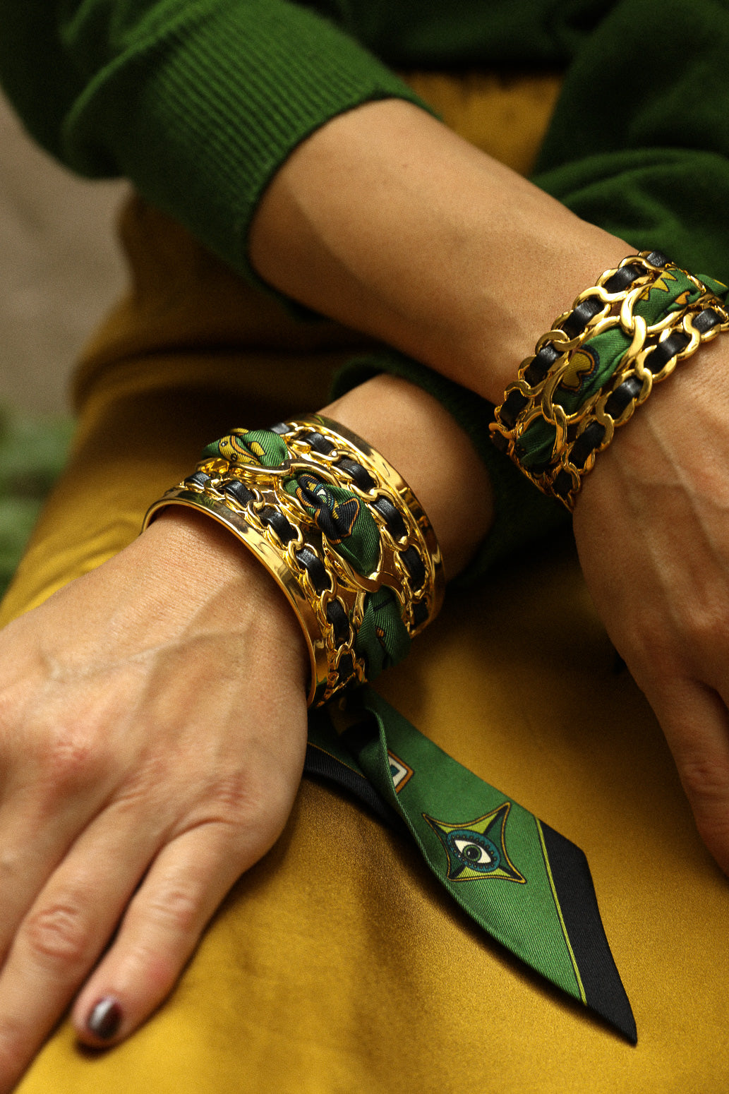 Large December cuff and Luckyou ribbon, green