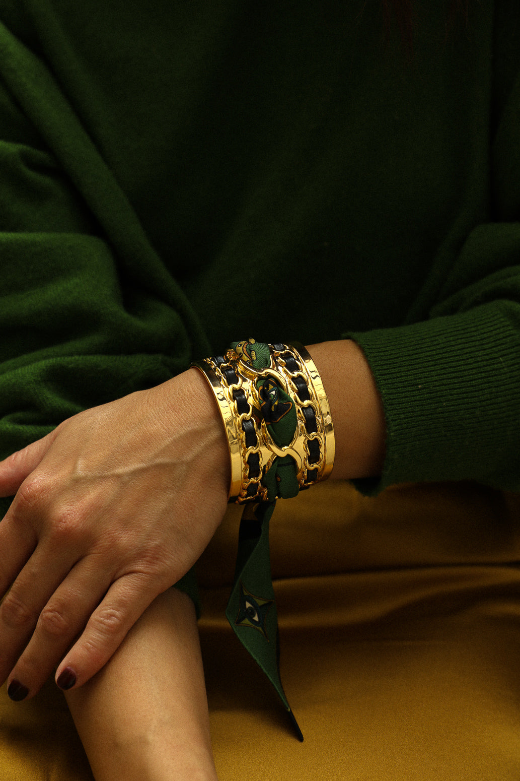 Large December cuff and Luckyou ribbon, green