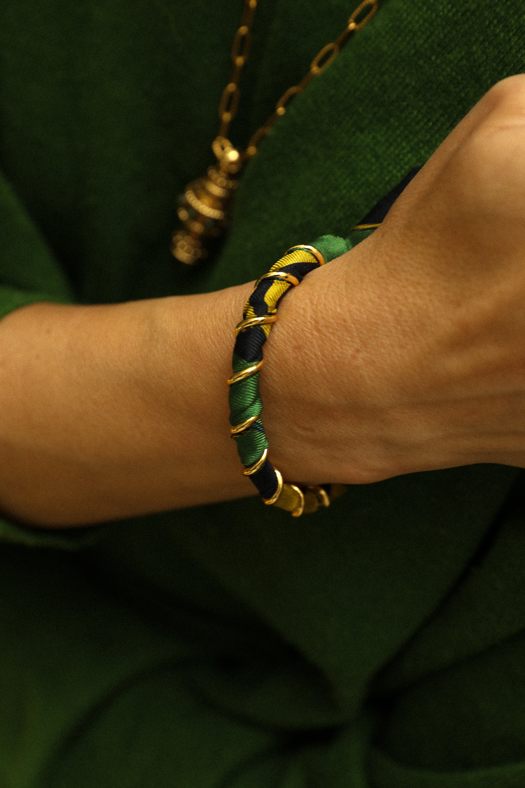 October bracelet and its Luckyou ribbon, green
