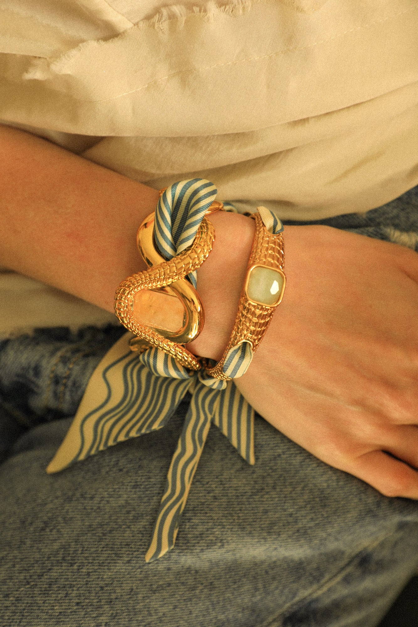 Caïman bracelet in jade oil quartzite and neutral Marinière ribbon