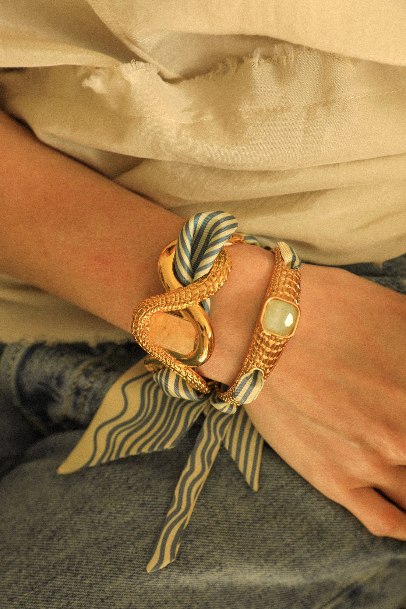 Caïman bracelet in jade oil quartzite and neutral Marinière ribbon