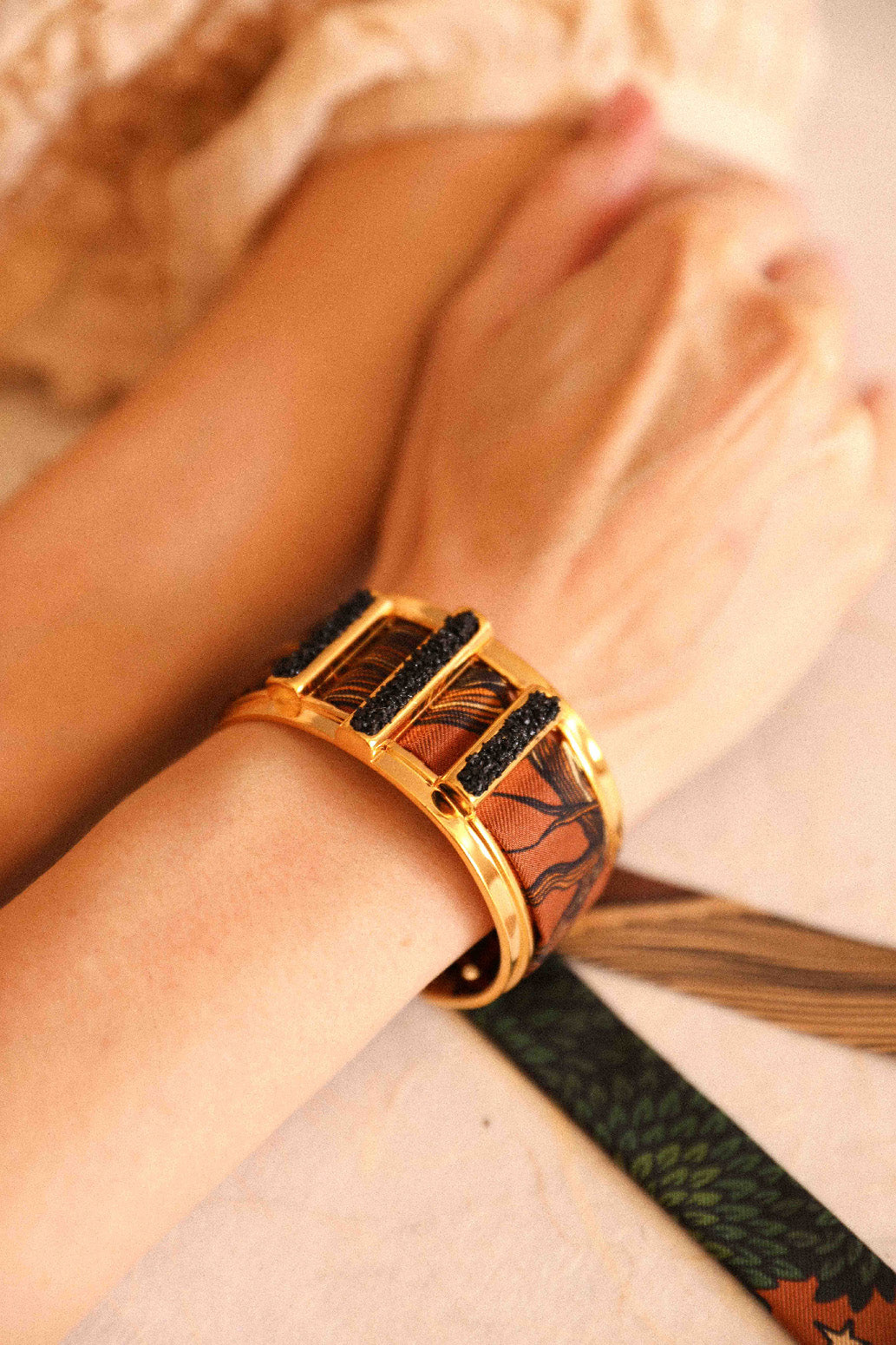 Manchette Quartz et ruban Terre marron