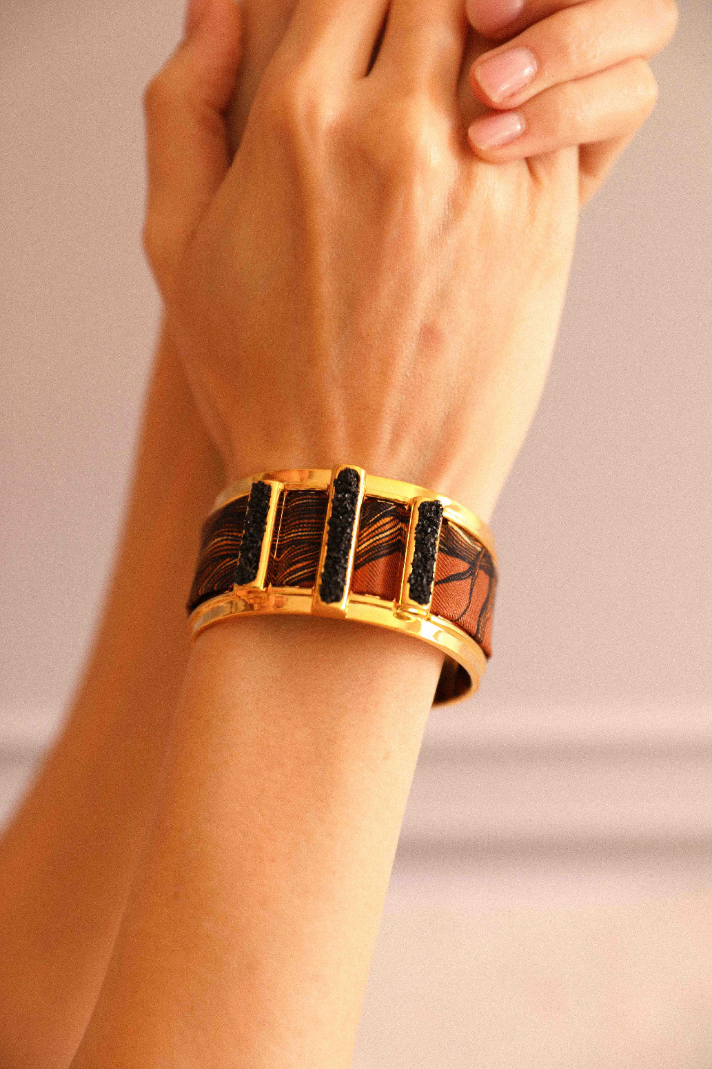 Manchette Quartz et ruban Terre marron