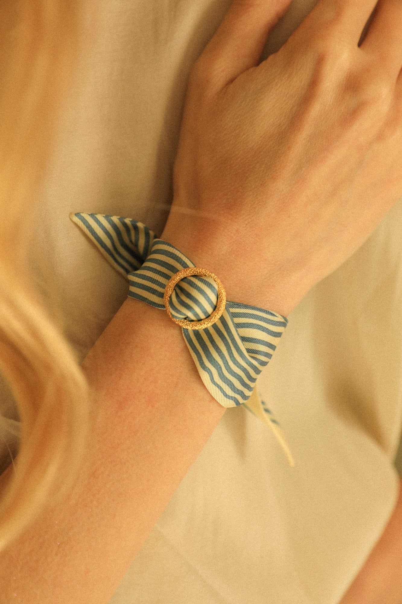 CÉLESTE - Ornement à foulard
