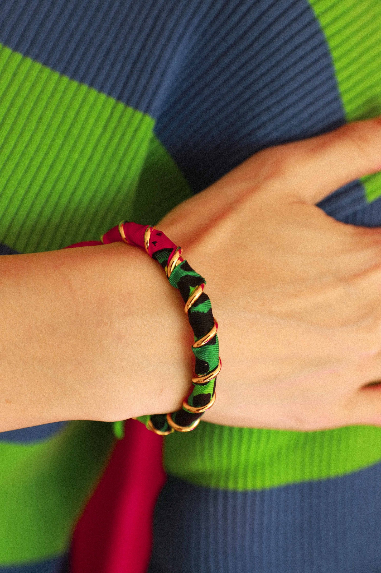 Bracelet Octobre et ruban Le Léopard, vert/rose