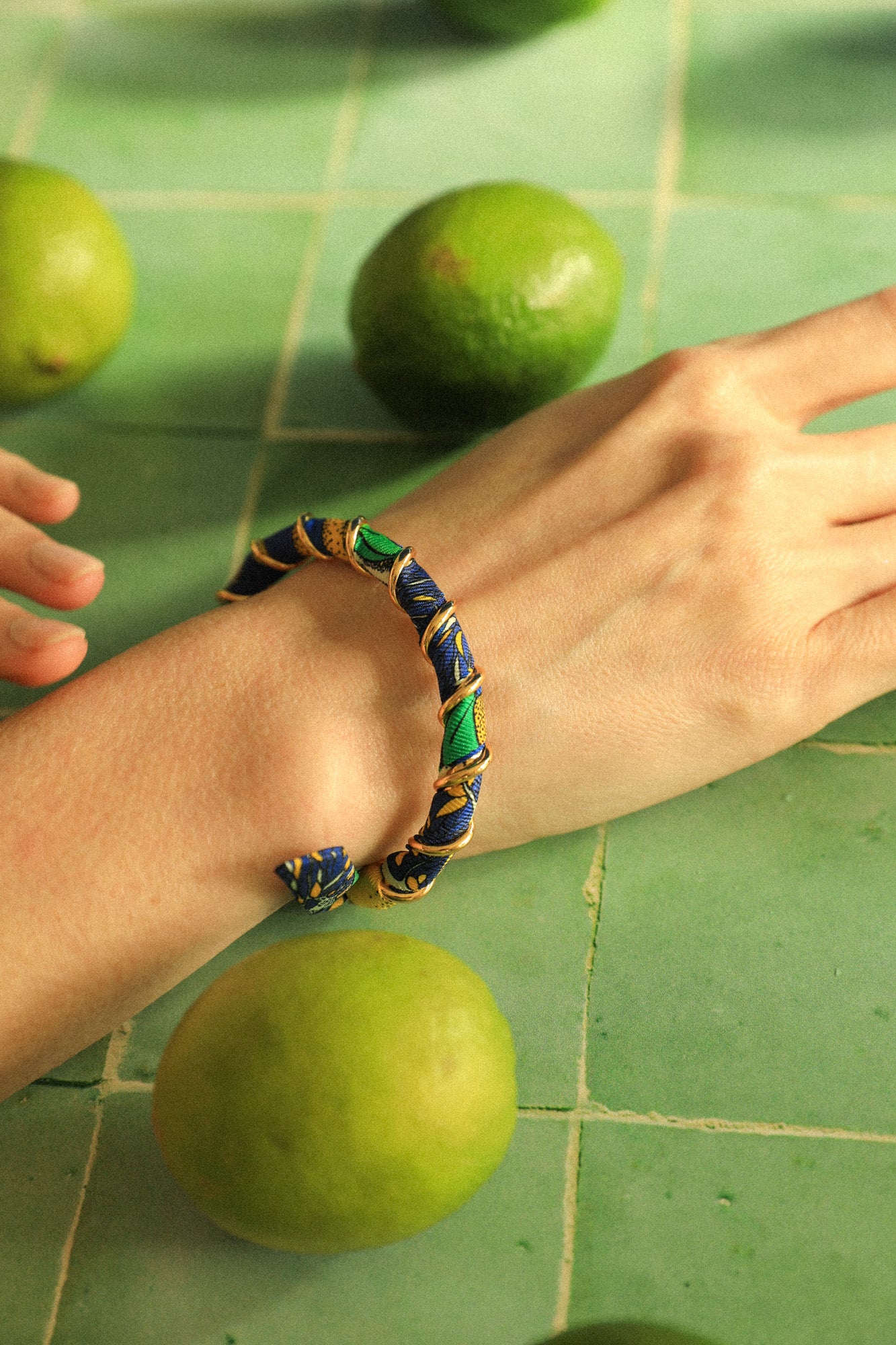 Bracelet Octobre et ruban Cocktail bleu