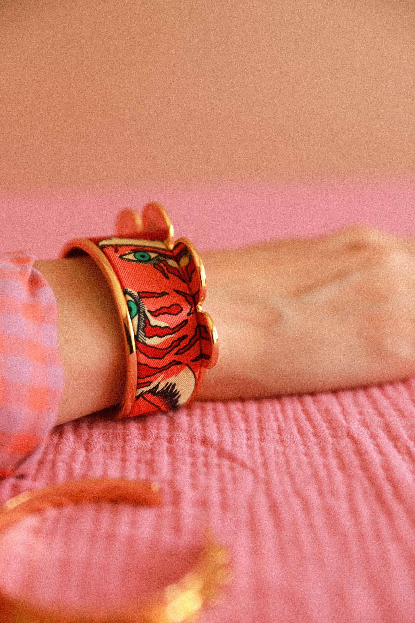 Tigers &amp; Hoops Pennant and Ribbon Cuff, Colorful