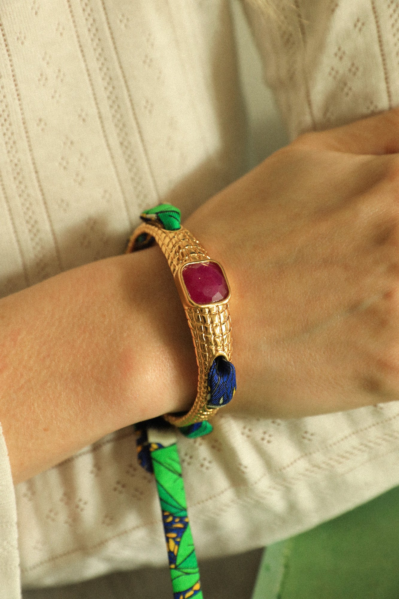 Bracelet Caïman en agate fuchsia et ruban Cocktail bleu