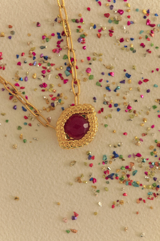 Collier Oeil de Caïman en agate fuchsia