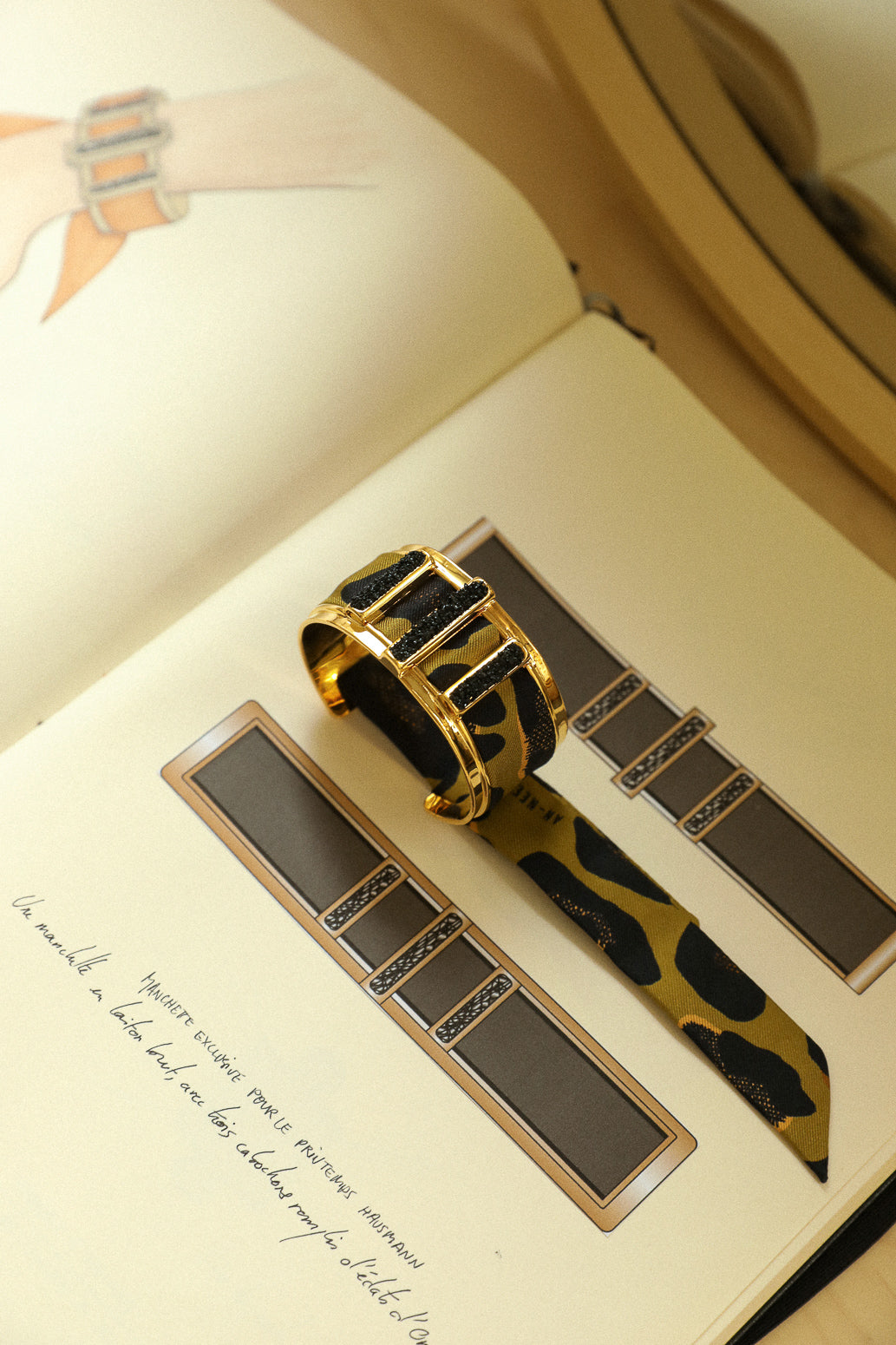 Manchette Quartz et ruban Léopard, vert olive