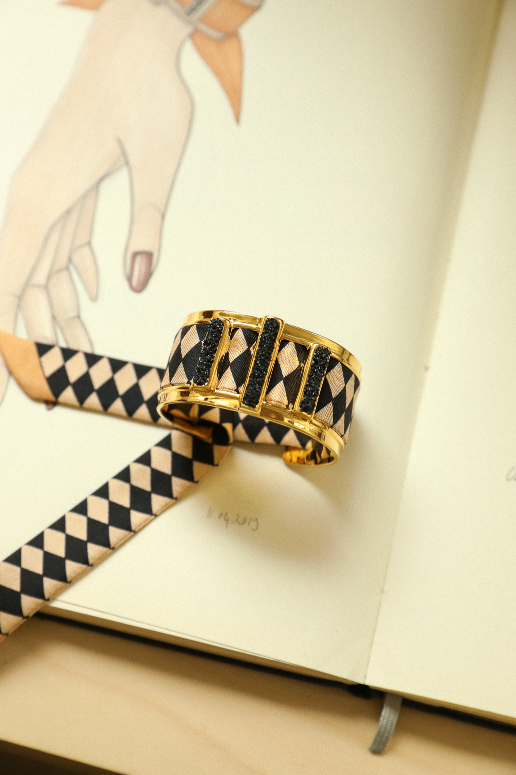Manchette Quartz et ruban Arlequin n&b