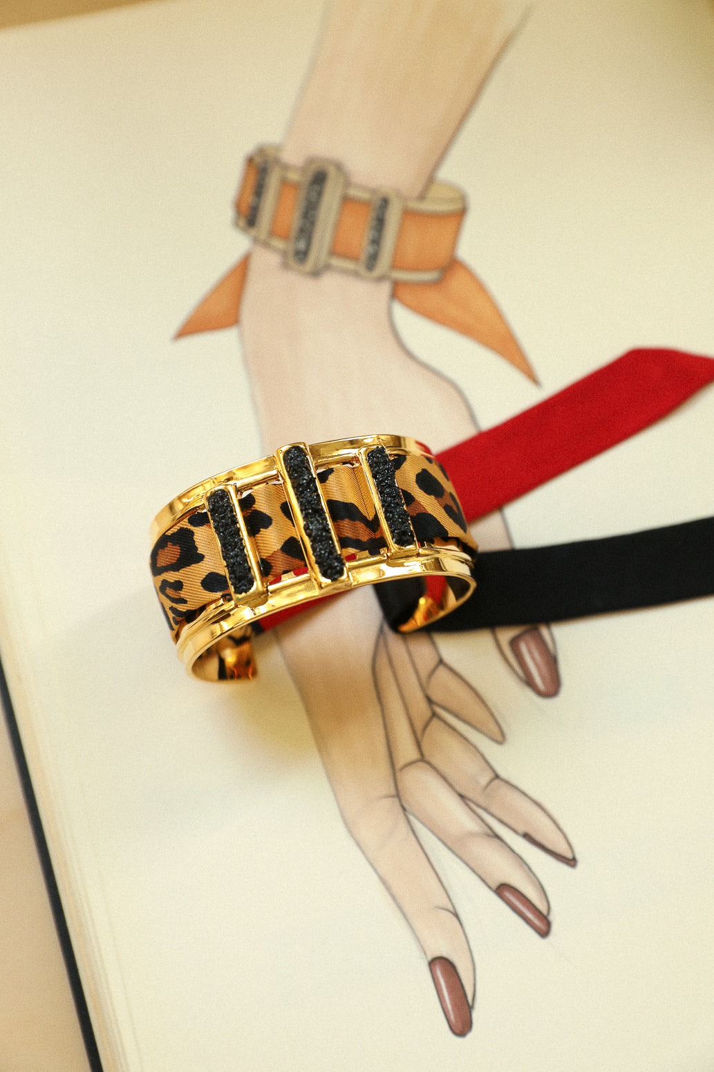 Manchette Quartz et ruban Le Léopard, rouge et noir