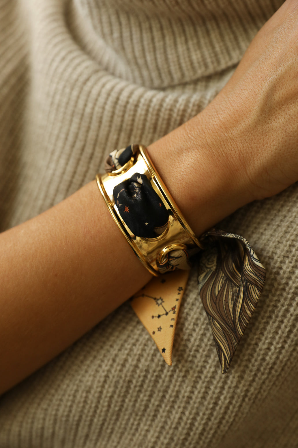 November cuff and Leopard ribbon, blue/yellow