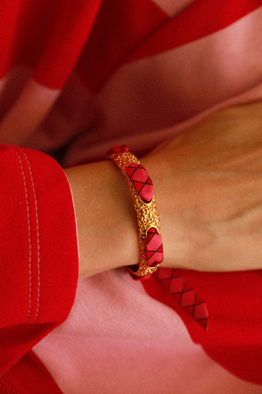 Bracelet Queen et ruban Arlequin rose et rouge