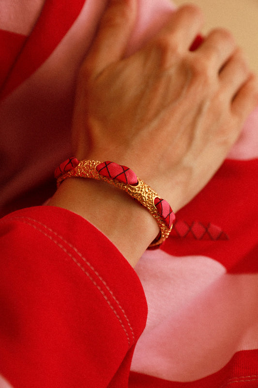 Bracelet Queen et ruban Arlequin rose et rouge