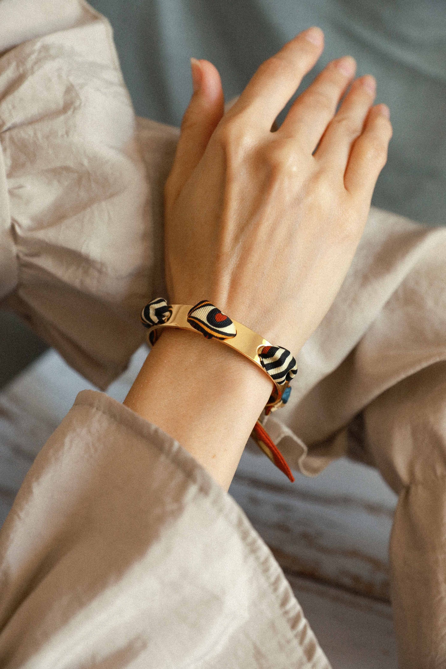 Bracelet Septembre et son ruban The Perfect Match, neutre