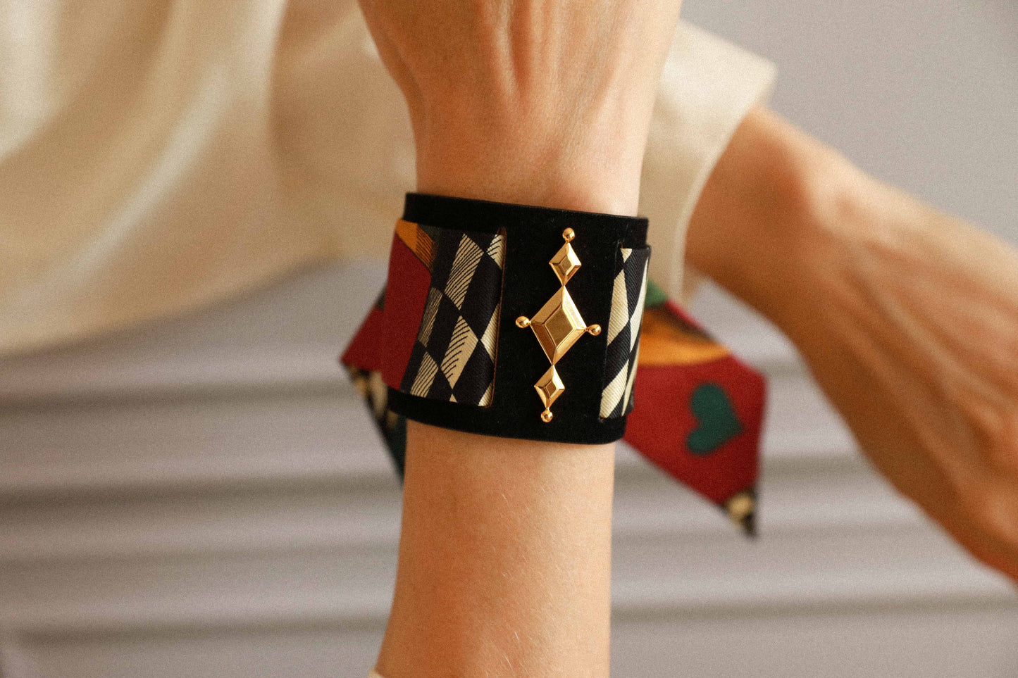 Circus cuff and Joker ribbon, neutral