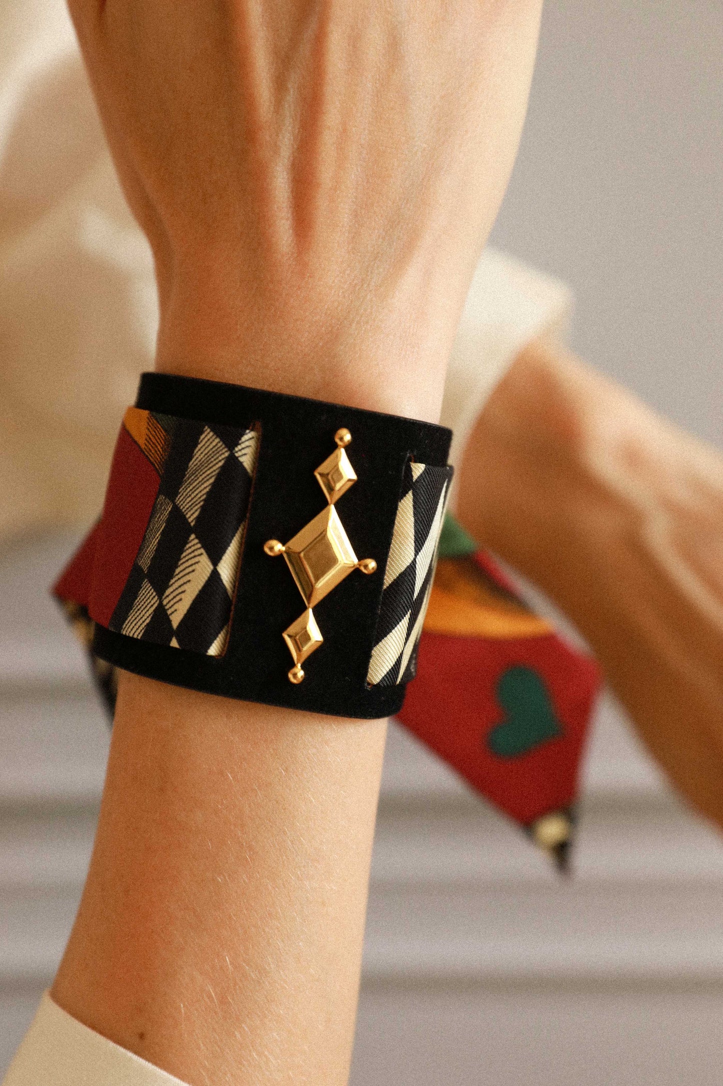 Circus cuff and Joker ribbon, neutral