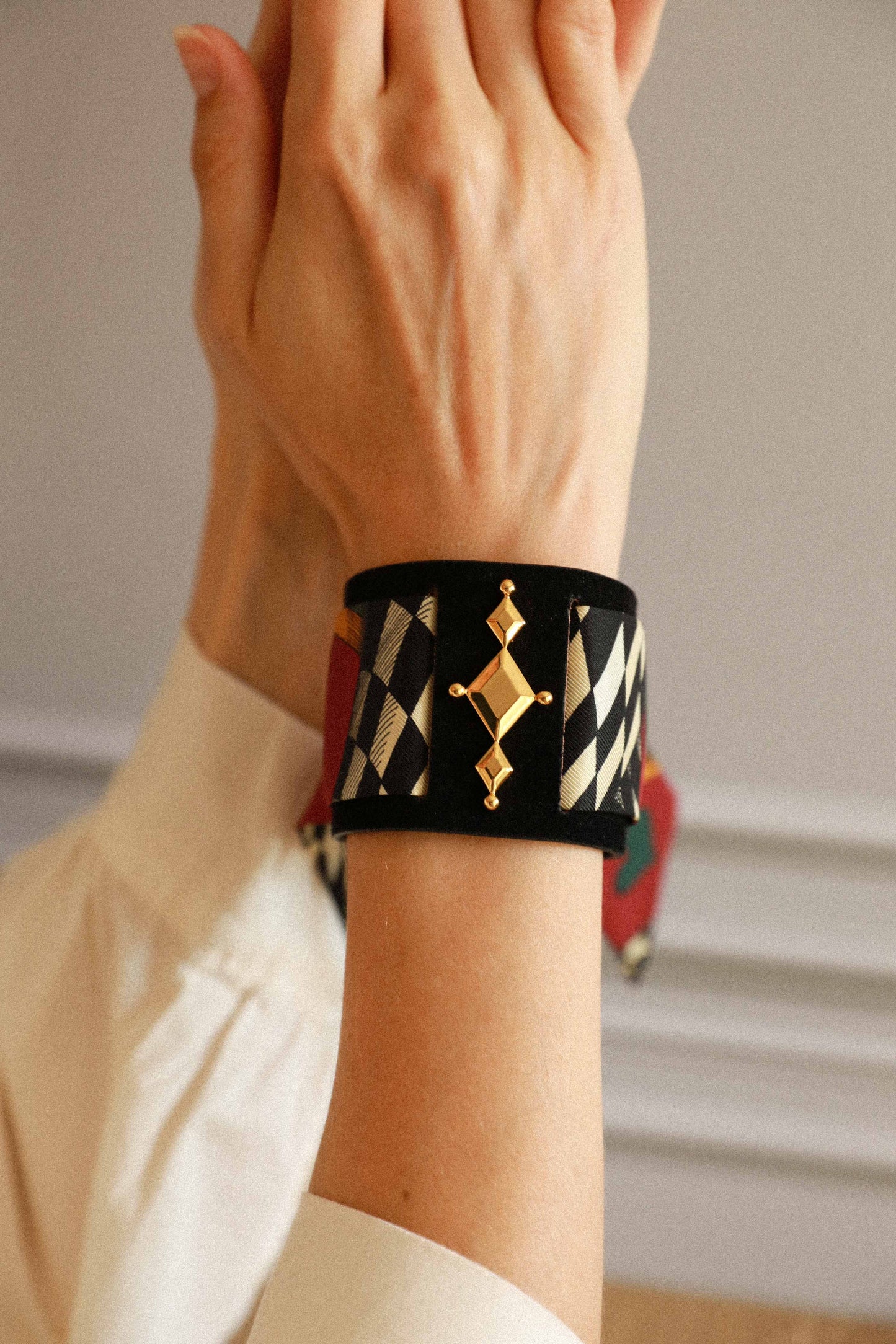 Circus cuff and Joker ribbon, neutral