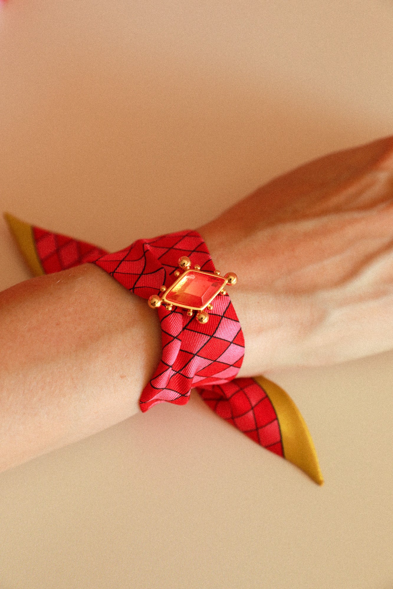 Ornement Circus, rose et jaune