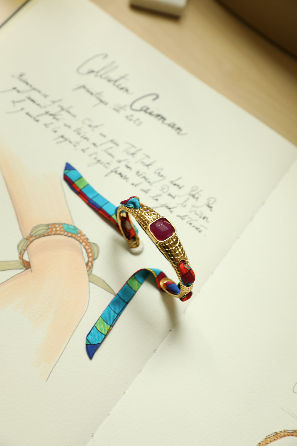 Caïman bracelet in fuchsia agate and colorful Marinière ribbon