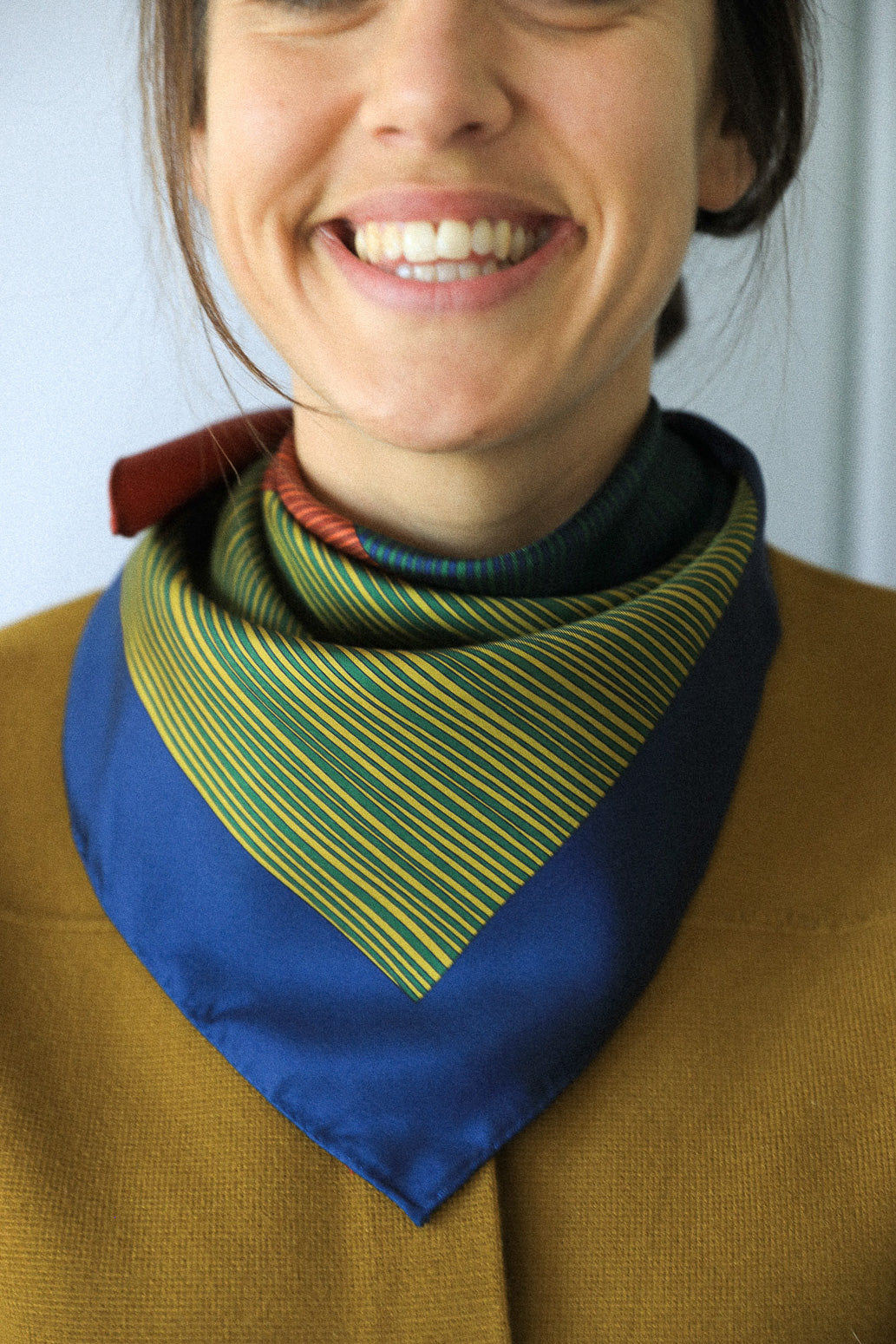 Petit carré 70 cm - Géométrie variable, marine et brique