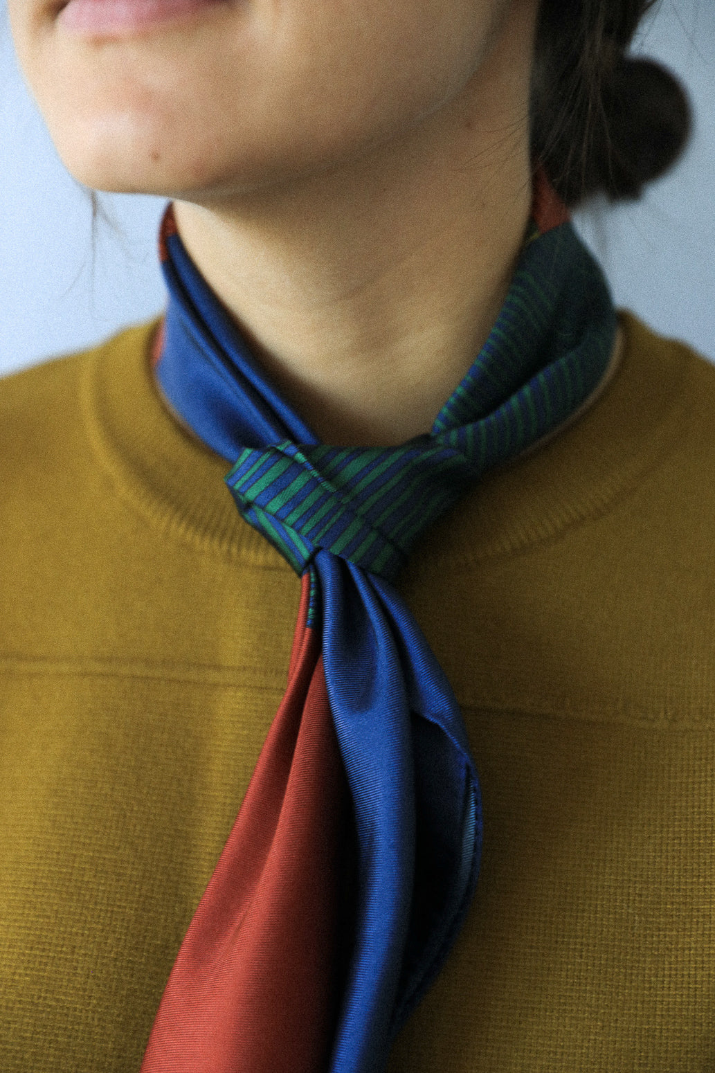 Petit carré 70 cm - Géométrie variable, marine et brique