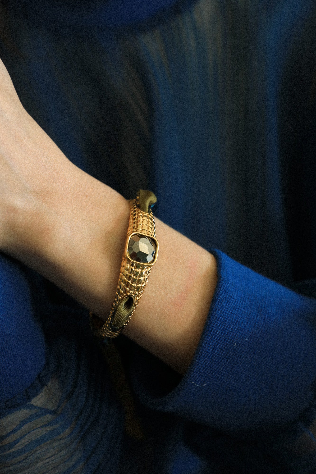 Caiman Bracelet in Pyrite and Neutral Mermaid Ribbon