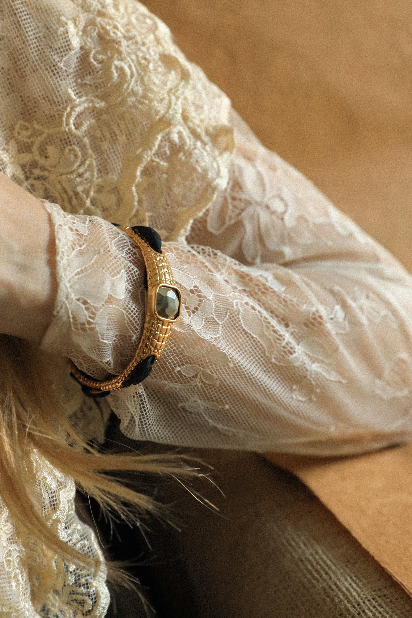 Bracelet Caïman en pyrite et ruban Pirate noir