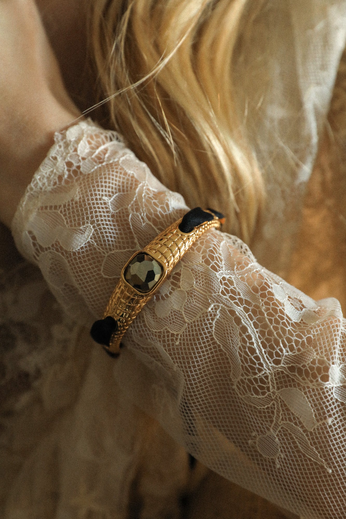 Bracelet Caïman en pyrite et ruban Pirate noir