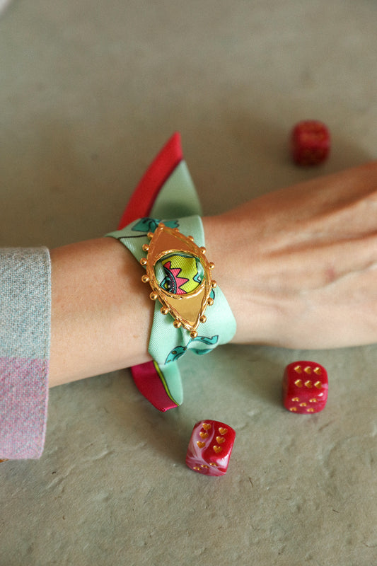 Ornement Bon Oeil doré et son bracelet en soie de 4cm Luckyou, vert d’eau