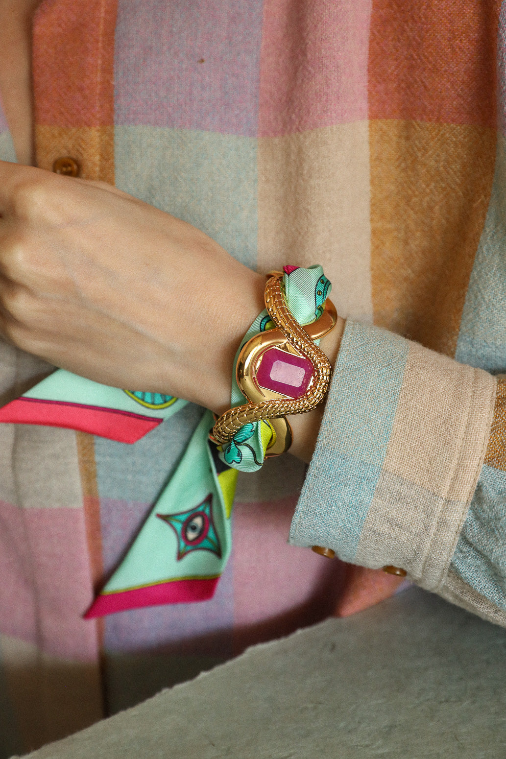 Caiman cuff with pink agate and Luckyou ribbon, water green