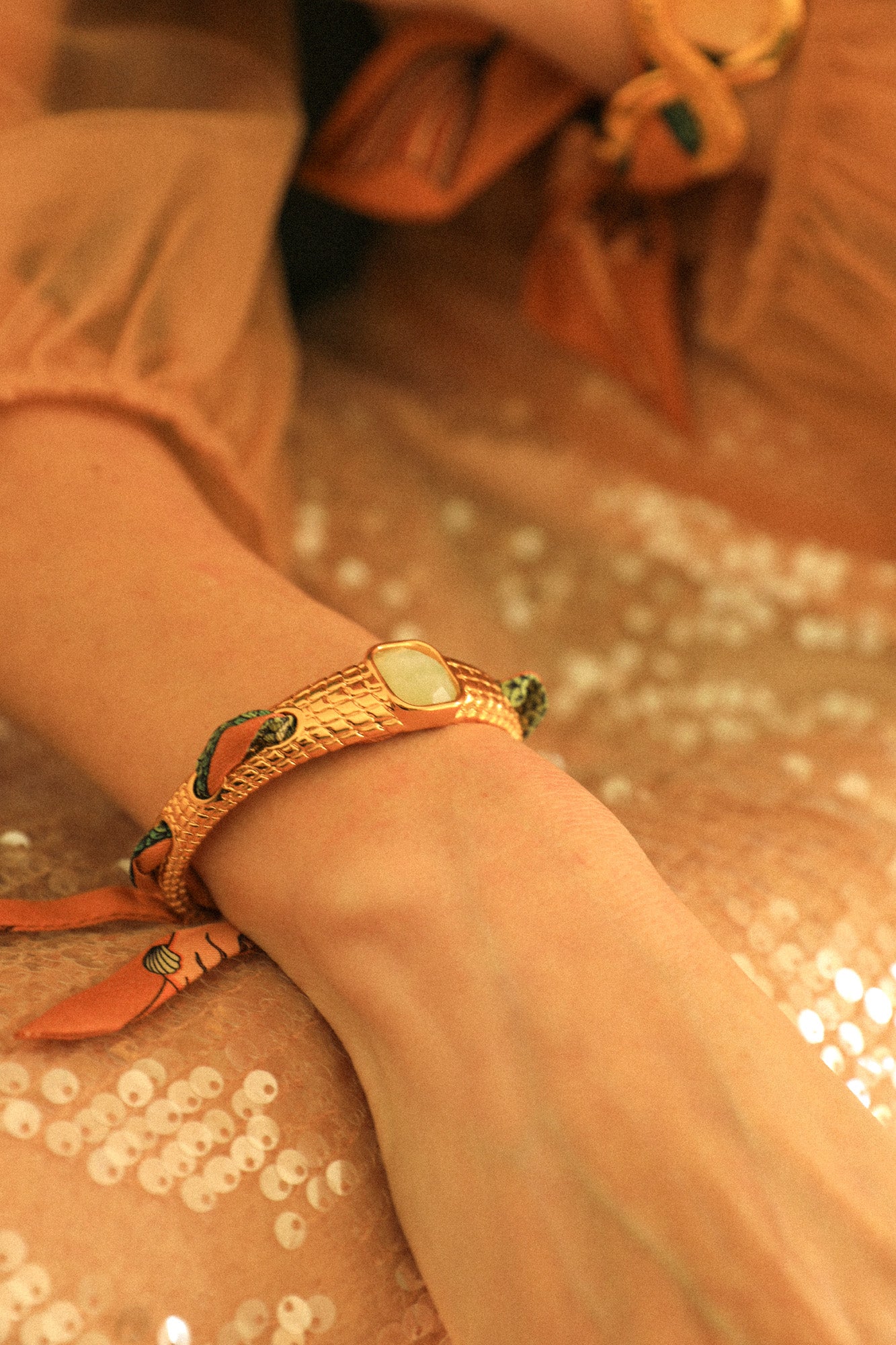 Caïman bracelet in jade oil quartzite and neutral Marinière ribbon
