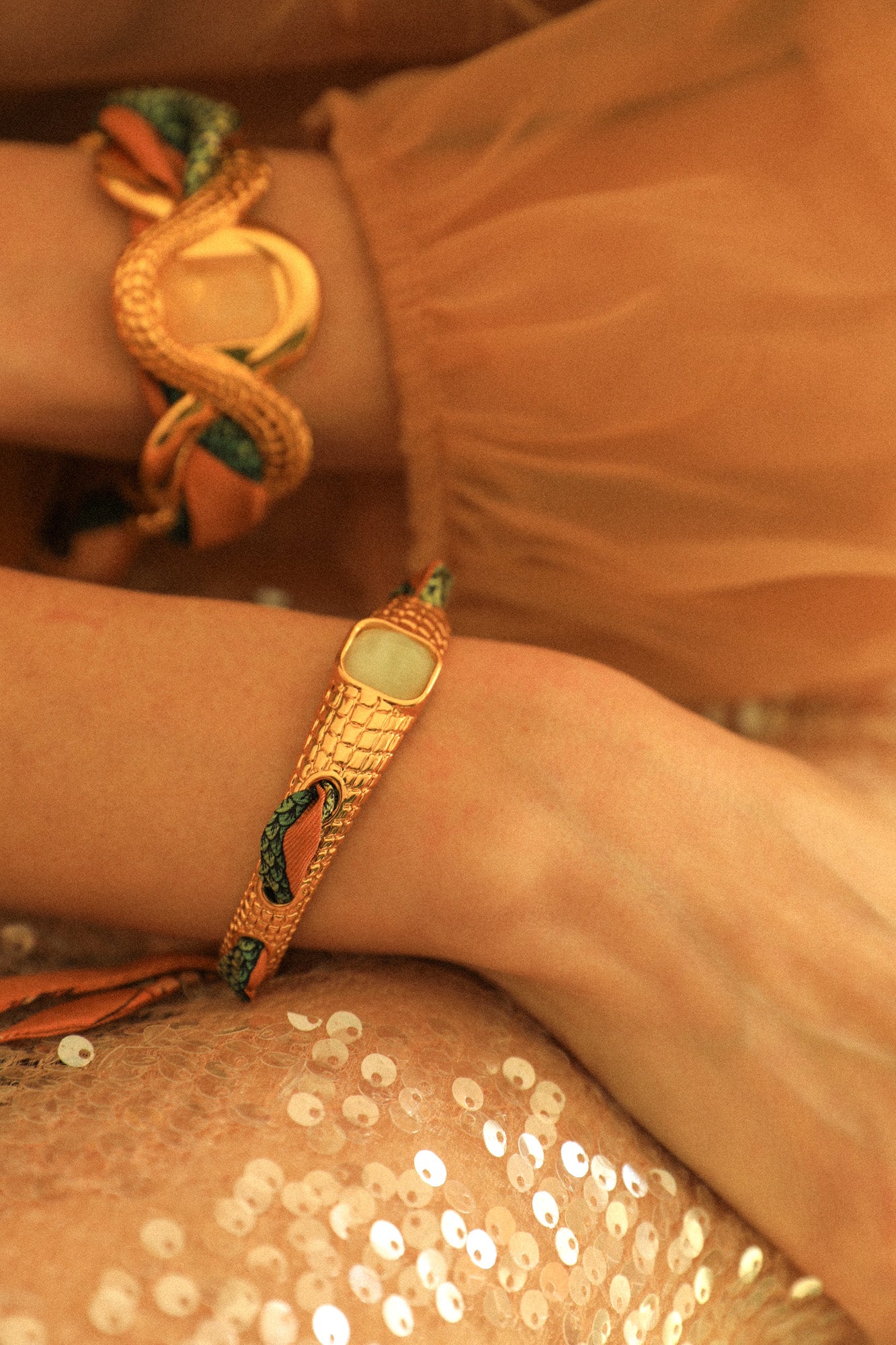 Caïman bracelet in jade oil quartzite and neutral Marinière ribbon