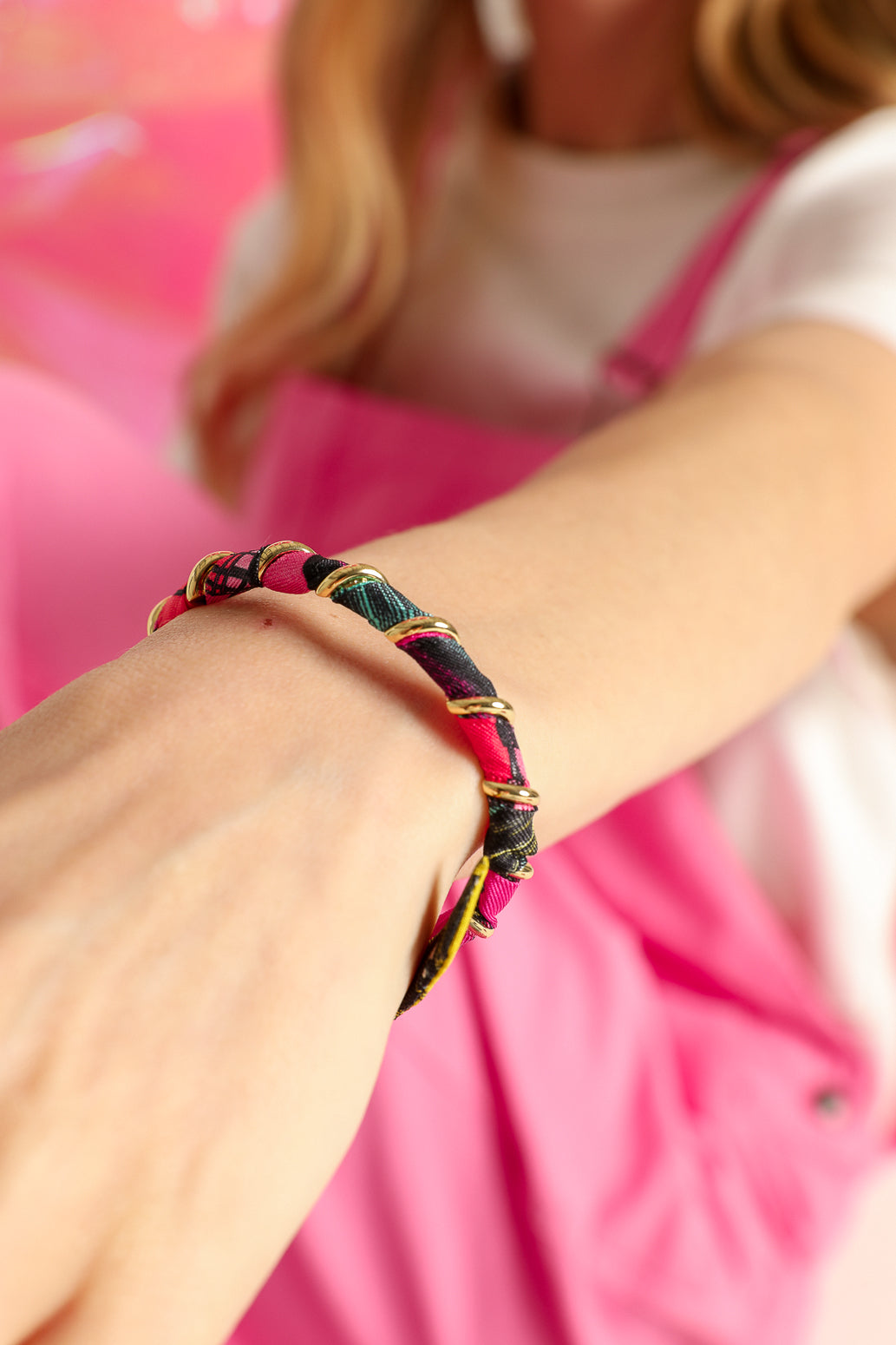 October bracelet, silk-free